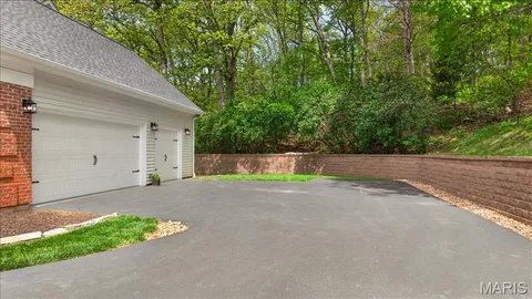 $875,000 | 17601 Burnham Court, Chesterfield, MO 63005