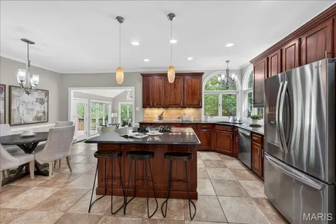 $875,000 | 17601 Burnham Court, Chesterfield, MO 63005