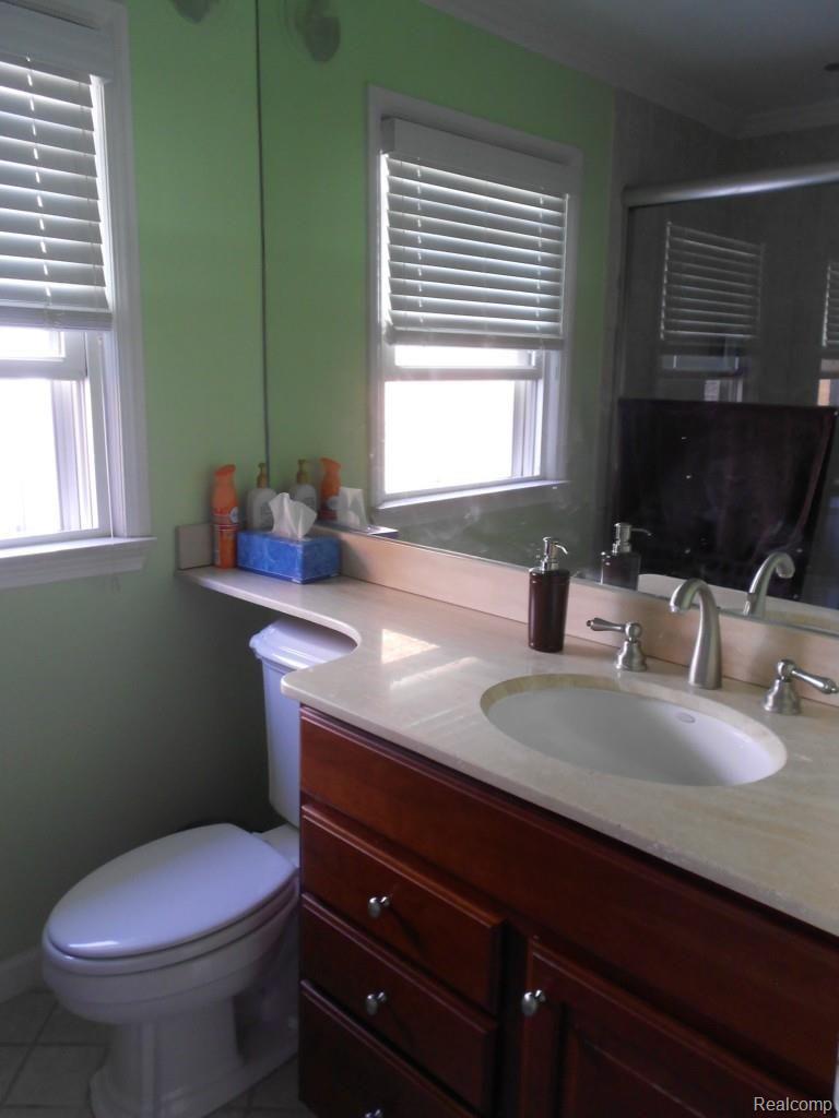 216 Ridgemont Road Grosse Pointe, MI 48236 - Photo 16 of 34 DSCN3107.jpg