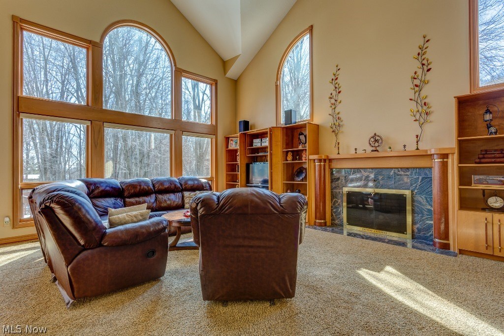 5571 High Point Road Solon, OH 44139 - Photo 8 of 34 The family room also features high ceilings and lots of natural light