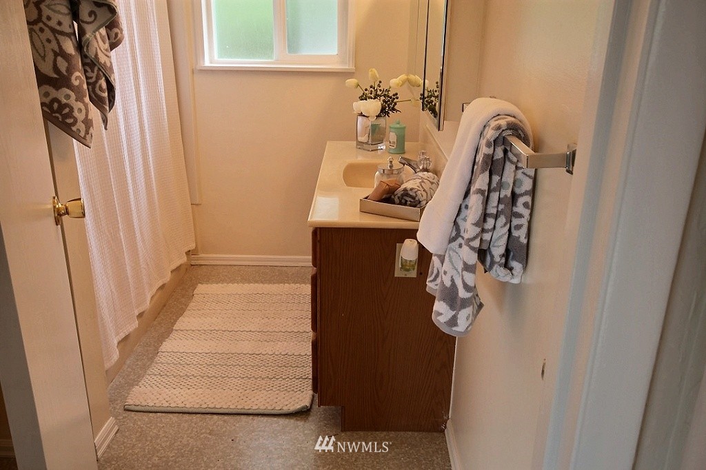 10822 Southeast 192nd Street Renton, WA 98055 - Photo 5 of 21 Gallery Image 5