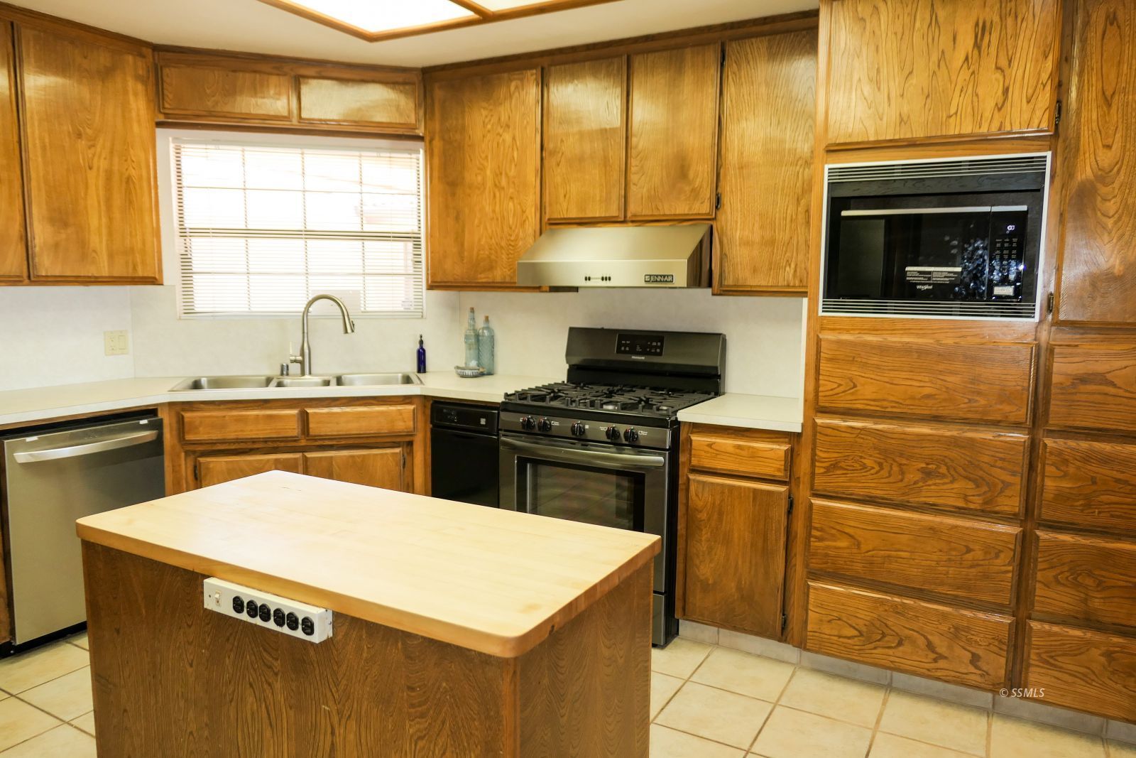 128 West Cielo Avenue Ridgecrest, CA 93555 - Photo 18 of 50