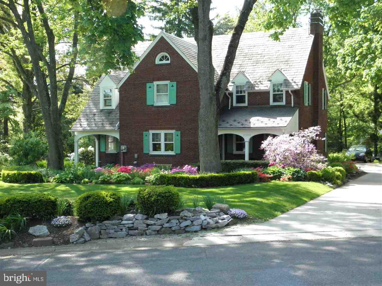 2300 Edgewood Road Harrisburg, PA 17104 - Photo 1 of 25 Gallery Image 1