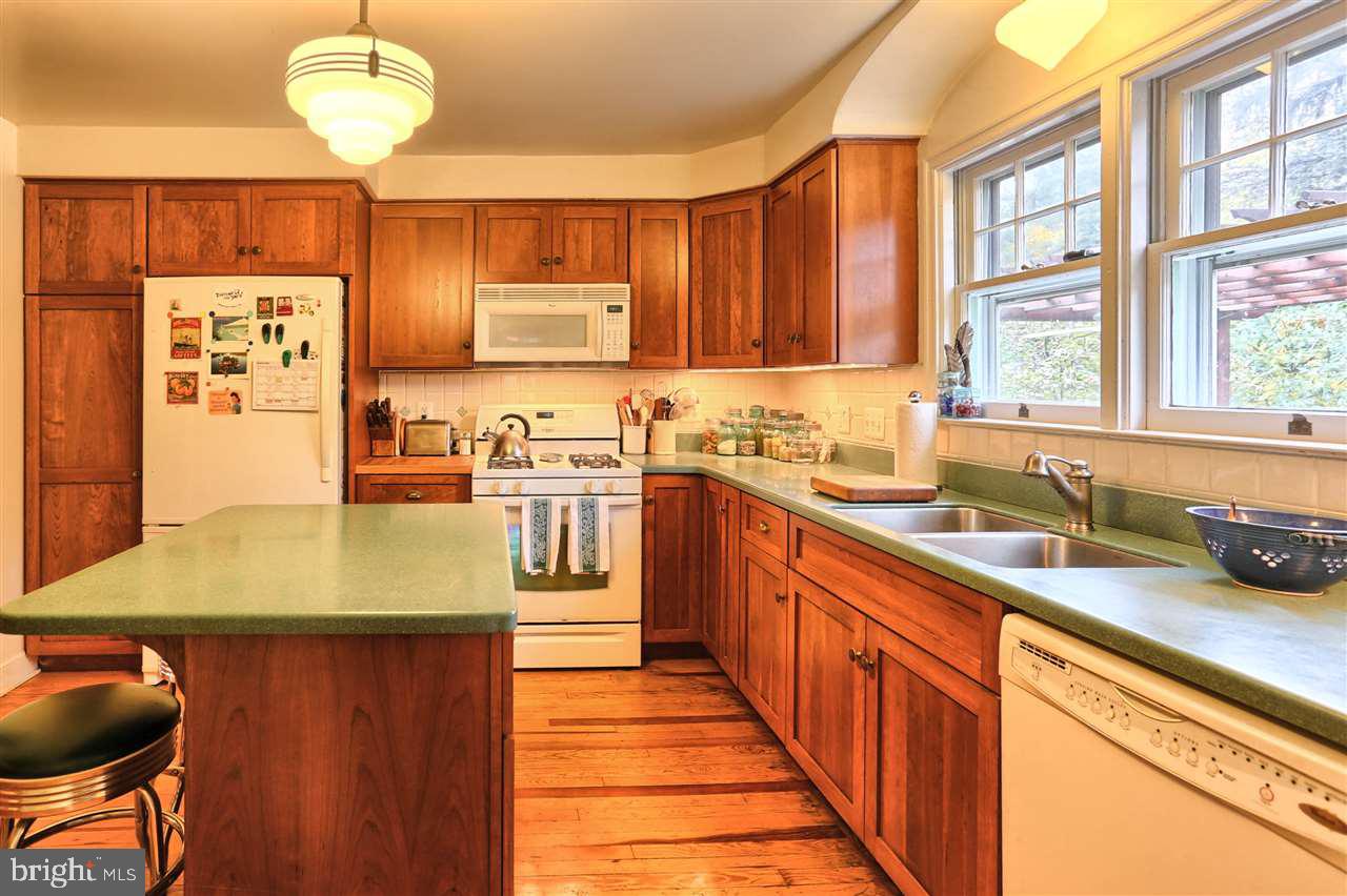 2300 Edgewood Road Harrisburg, PA 17104 - Photo 4 of 25 Gallery Image 4