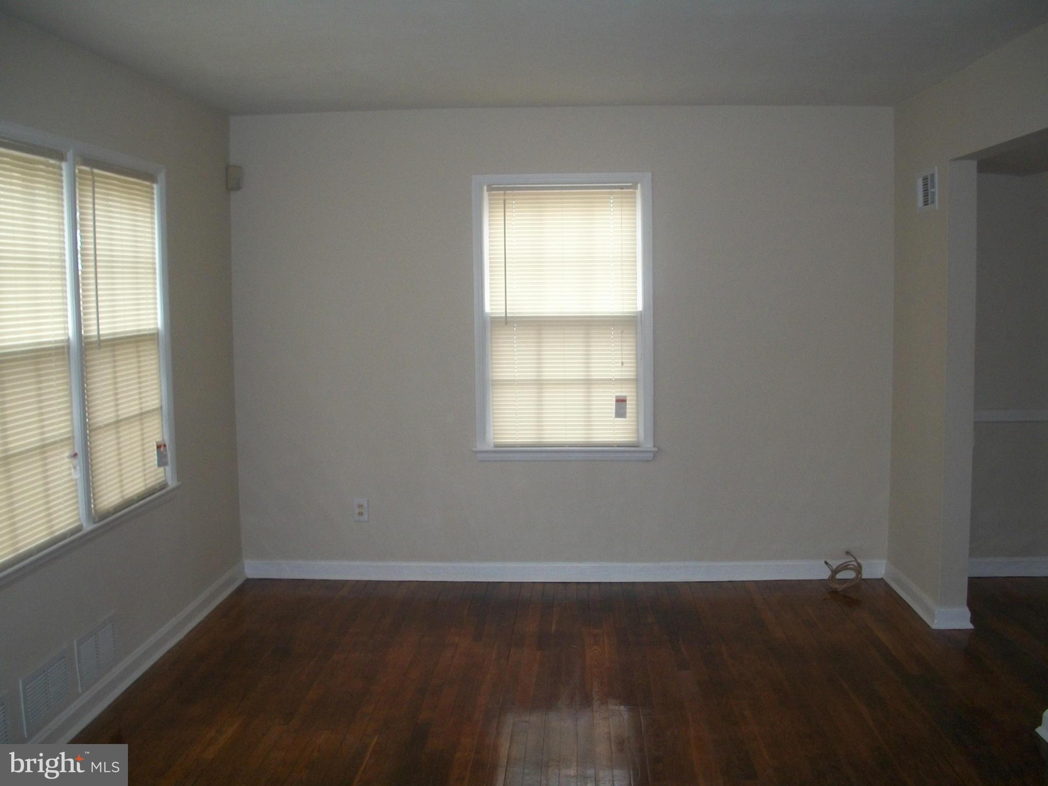 1504 Amherst Road Hyattsville, MD 20783 - Photo 2 of 12 Living Room