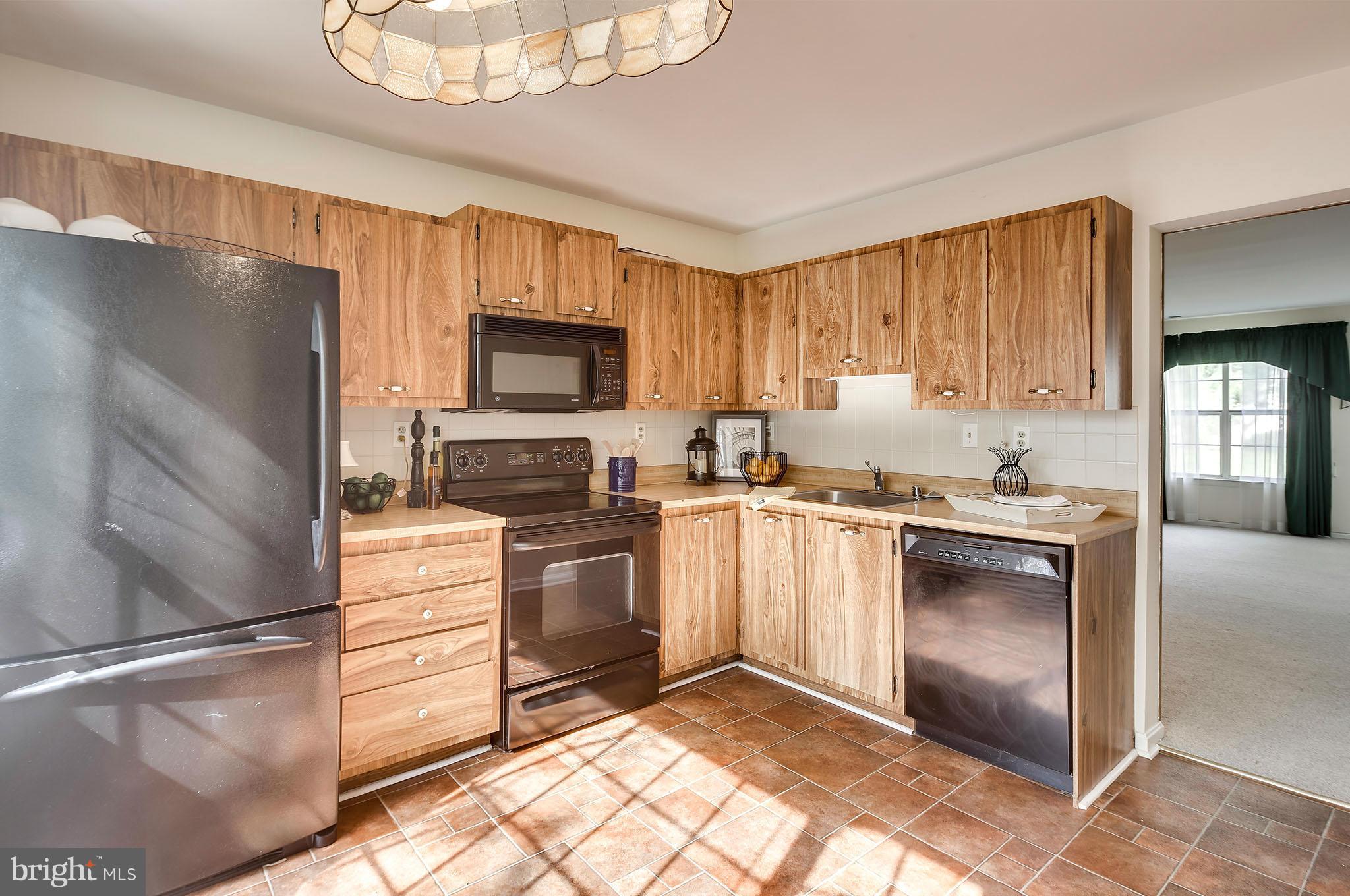 1666 Ridgely Court Crofton, MD 21114 - Photo 2 of 24 Kitchen w/Table Space