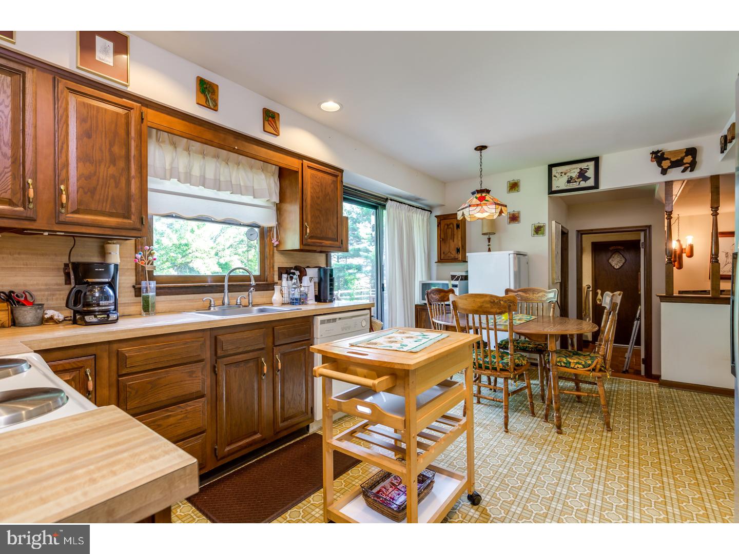 345 Church Road Medford, NJ 08055 - Photo 8 of 25 Kitchen