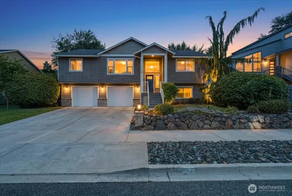 $625,000 | 2132 West Honeysett Road, Wenatchee, WA 98801