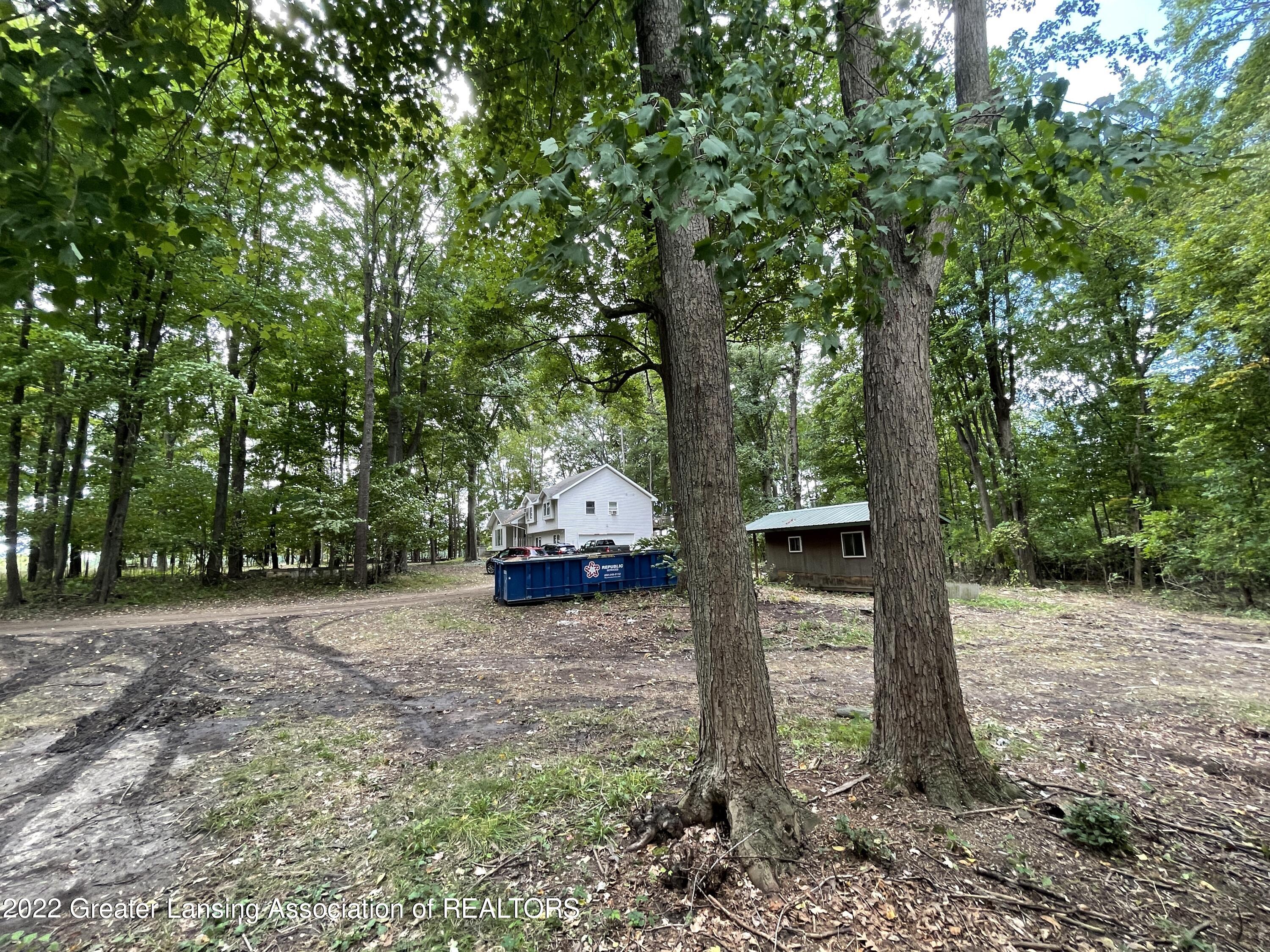 15450 Daggott Road Lansing, MI 48906 - Photo 11 of 11 IMG_4389 2