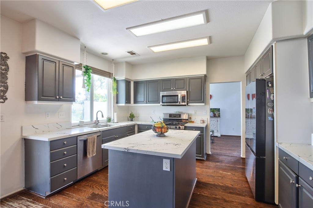 33219 Fox Road Temecula, CA 92592 - Photo 16 of 41