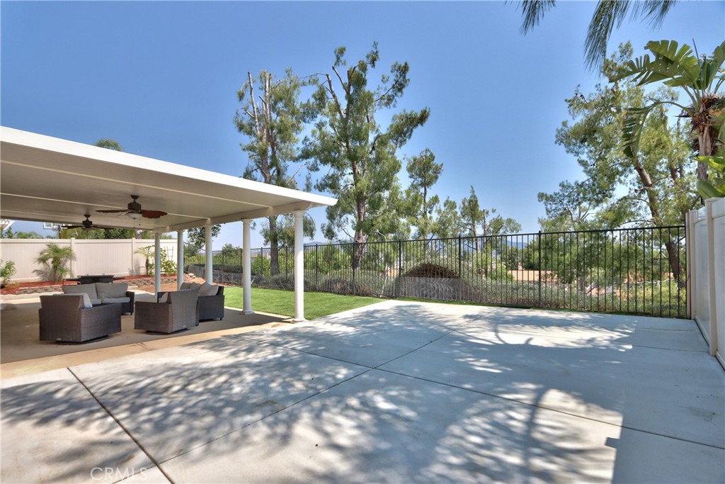 33219 Fox Road Temecula, CA 92592 - Photo 37 of 41