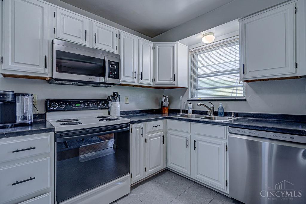 4715 Ebenezer Road Cincinnati, OH 45248 - Photo 13 of 43