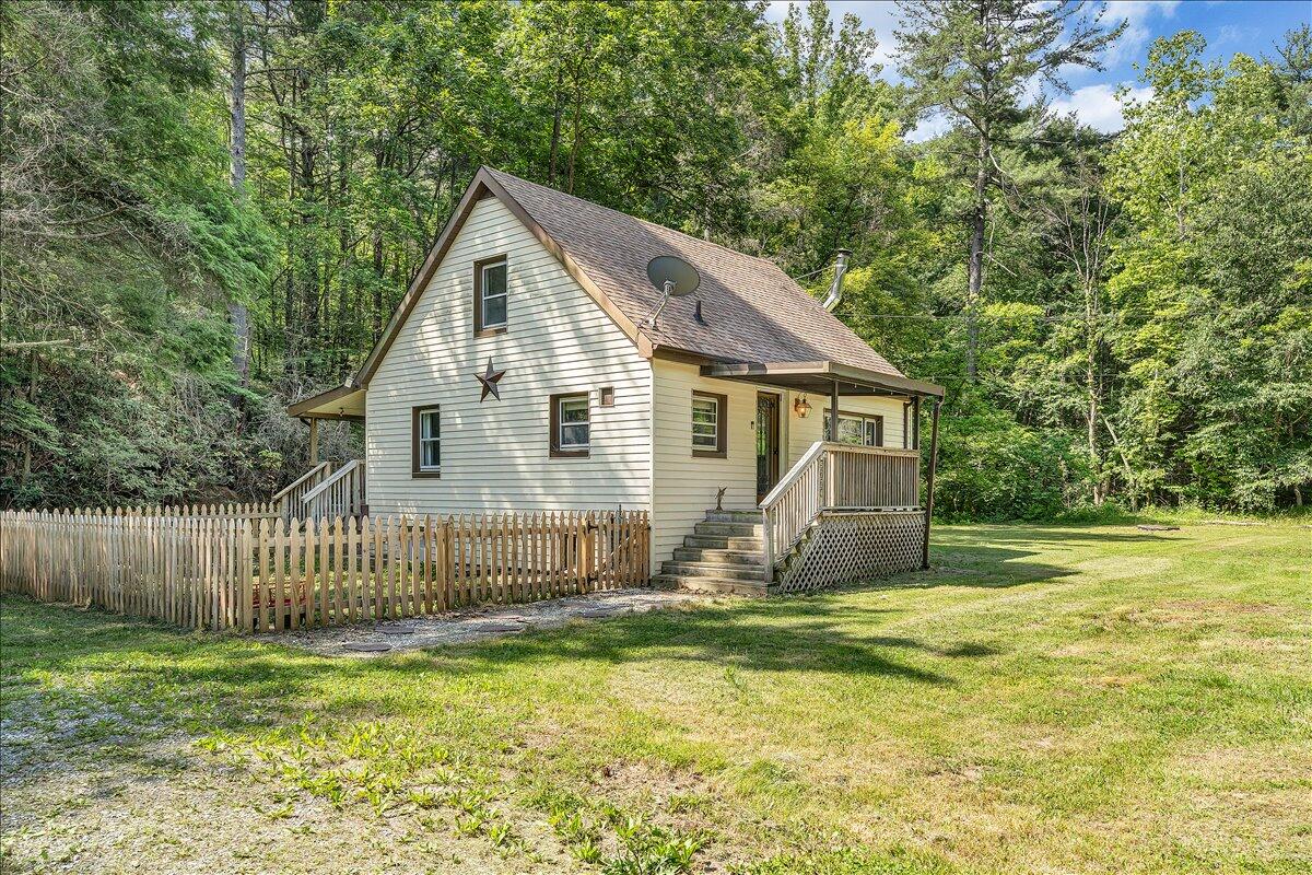 5774 Bradshaw Road Salem, VA 24153 - Photo 1 of 33 02-MIB01386-R5