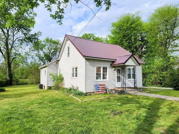 $90,000 | 205 West Maple Street, Coulterville, IL 62237
