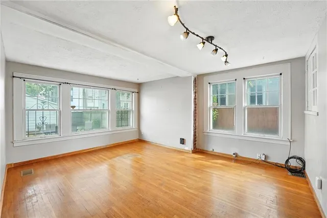 $399,000 | 2639 Charlotte Street, Kansas City, MO 64108