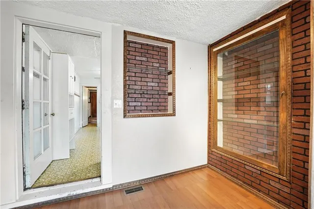 $399,000 | 2639 Charlotte Street, Kansas City, MO 64108