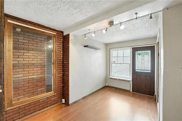 $399,000 | 2639 Charlotte Street, Kansas City, MO 64108