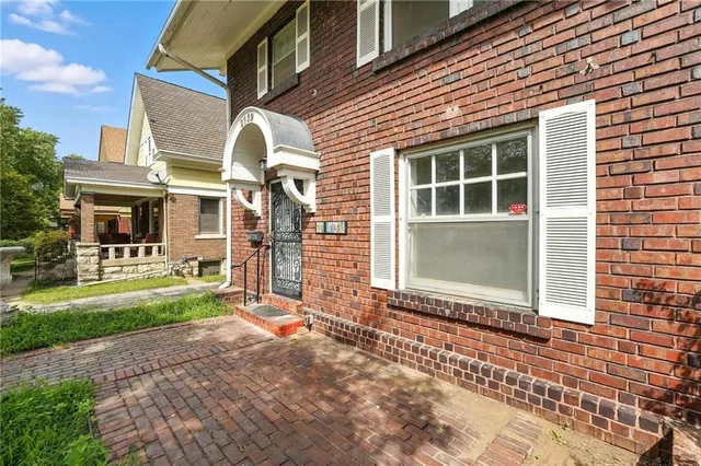 $399,000 | 2639 Charlotte Street, Kansas City, MO 64108