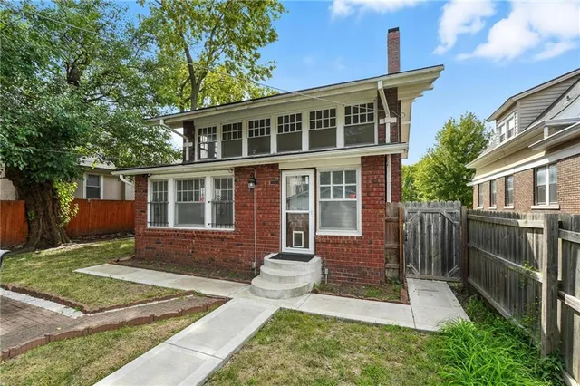 $399,000 | 2639 Charlotte Street, Kansas City, MO 64108