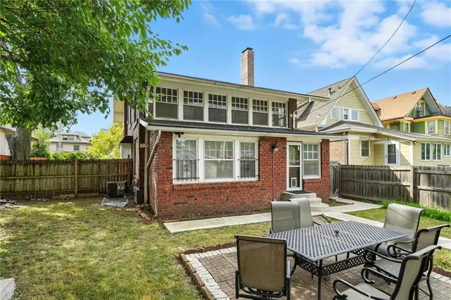 $399,000 | 2639 Charlotte Street, Kansas City, MO 64108