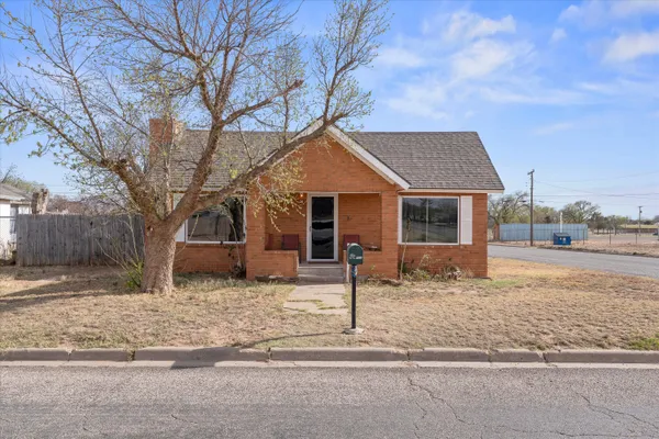 $110,000 | 712 10th Street, Levelland, TX 79336