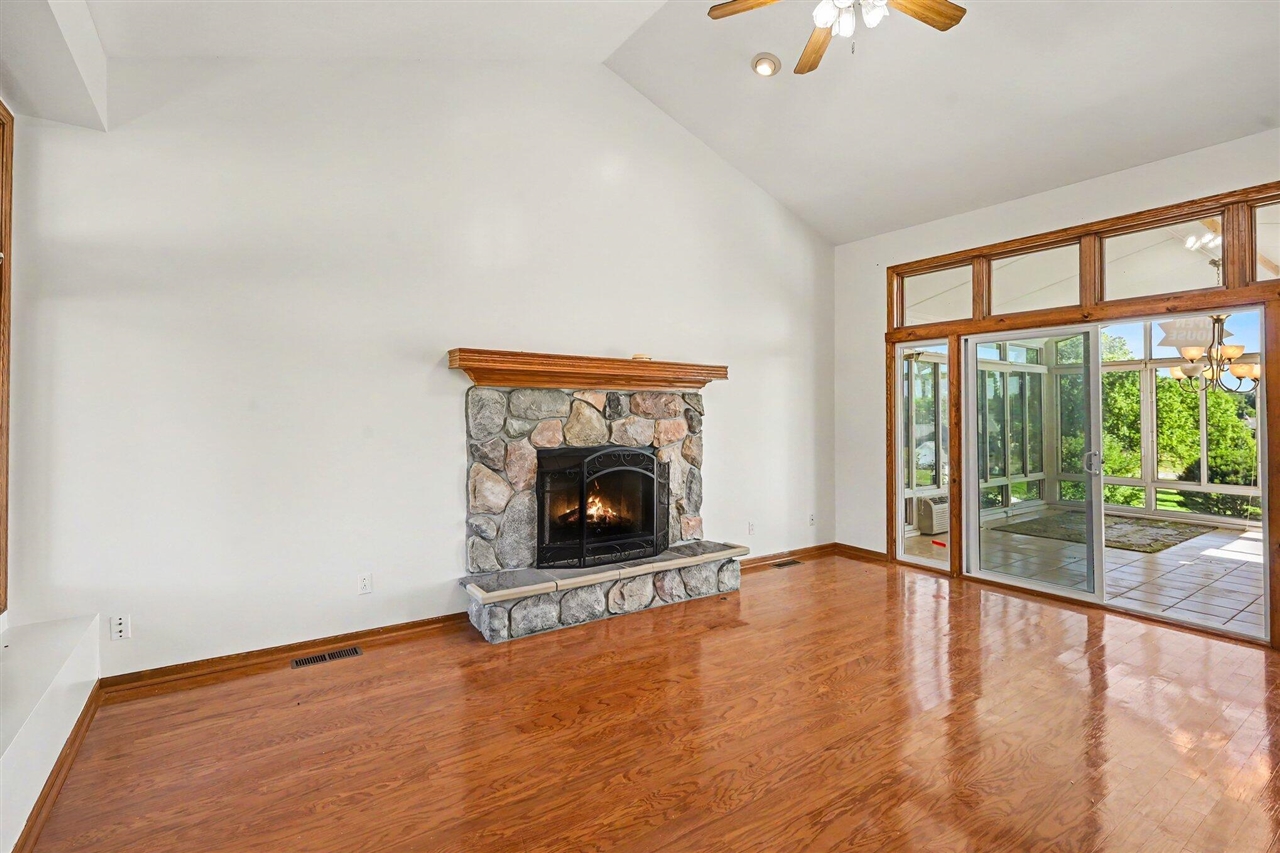 14 Blue Stone Ridge Battle Creek, MI 49014 - Photo 7 of 33