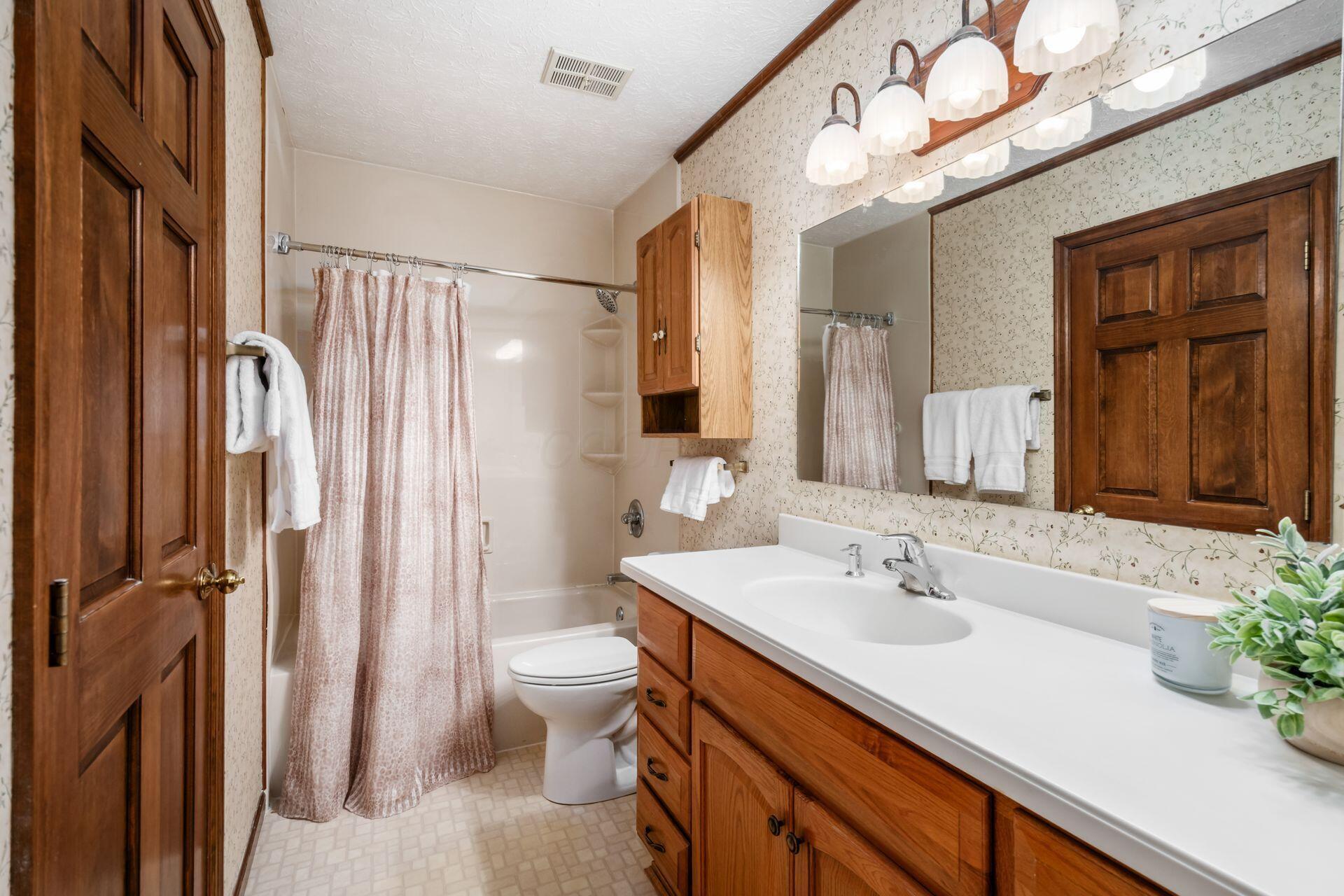 6945 Cooper Road Columbus, OH 43231 - Photo 26 of 48 027_b258884d49_g cooper rd-69