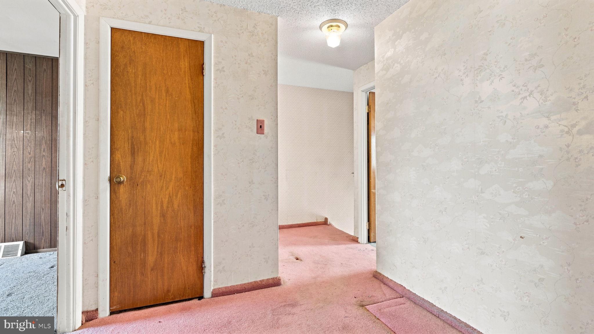 10228 West Keswick Road Philadelphia, PA 19114 - Photo 15 of 27 Gallery Image 15