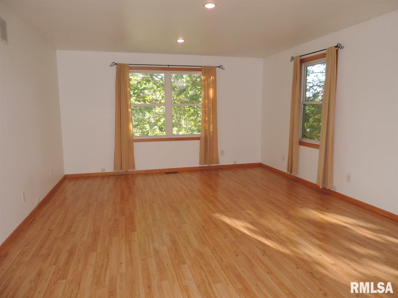 14100 Mennonite Church Road Pekin, IL 61554 - Photo 16 of 31 Gallery Image 16