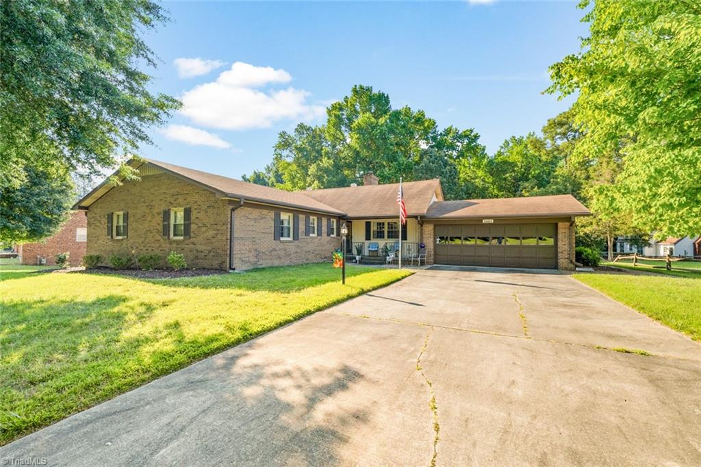 1401 Coventry Road High Point, NC 27262 - Photo 3 of 45 Gallery Image 3