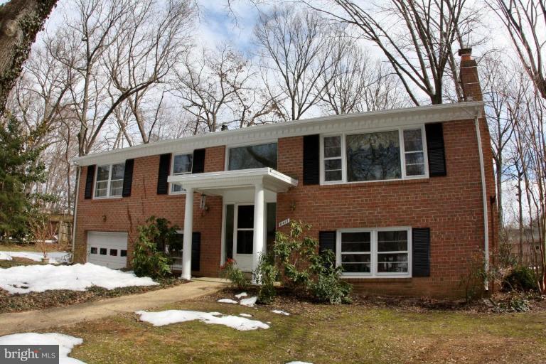 11417 Vale Road Oakton, VA 22124 - Photo 1 of 21 Exterior (Main)