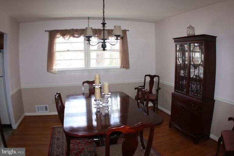 11417 Vale Road Oakton, VA 22124 - Photo 4 of 21 Dining Room