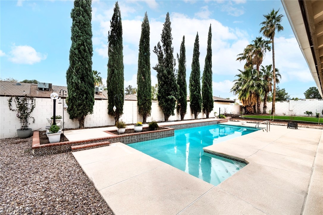 6425 Tara Avenue Las Vegas, NV 89146 - Photo 36 of 47 Gallery Image 36