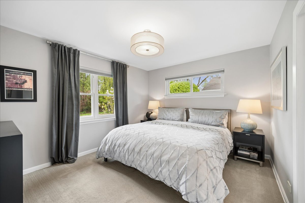 912 Hunter Road Wilmette, IL 60091 - Photo 20 of 38 Gallery Image 20