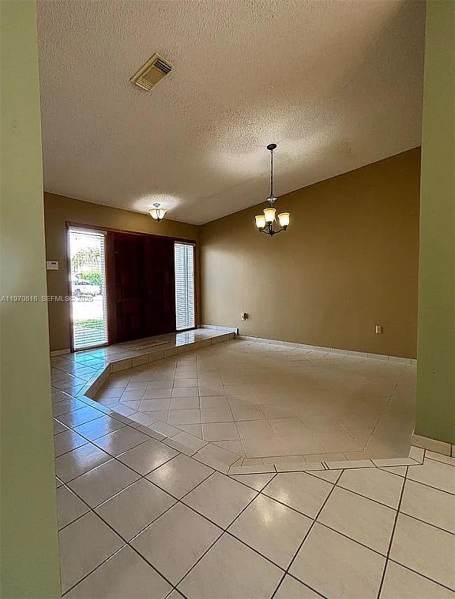 14642 Southwest 50th Terrace Miami, FL 33175 - Photo 4 of 31