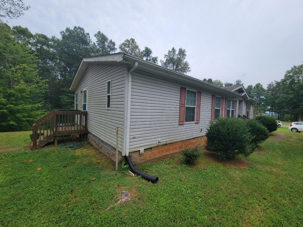 119 Fox Fire Road Wirtz, VA 24184 - Photo 5 of 33 04