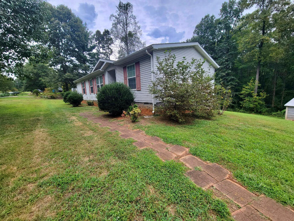 119 Fox Fire Road Wirtz, VA 24184 - Photo 6 of 33 05