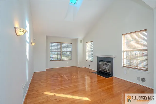 $595,000 | 179 Salem Road, North Brunswick, NJ 08902