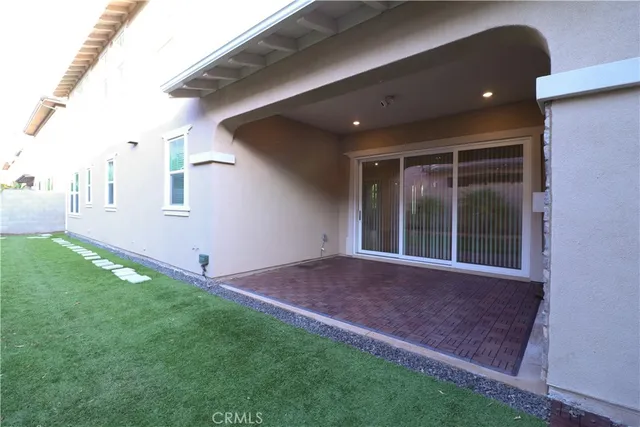 a view of utility room