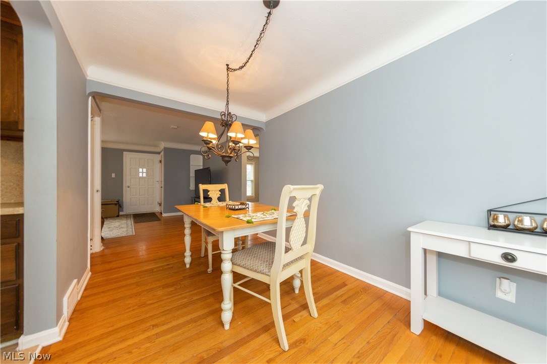 944 Richmond Road Cleveland, OH 44124 - Photo 7 of 32