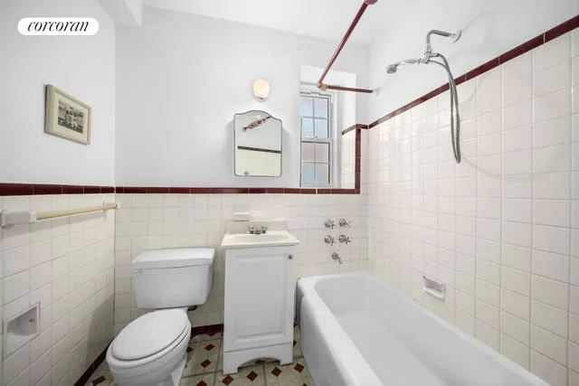 $999,000 | 1125 Lorimer Street, Unit 5H | Greenpoint