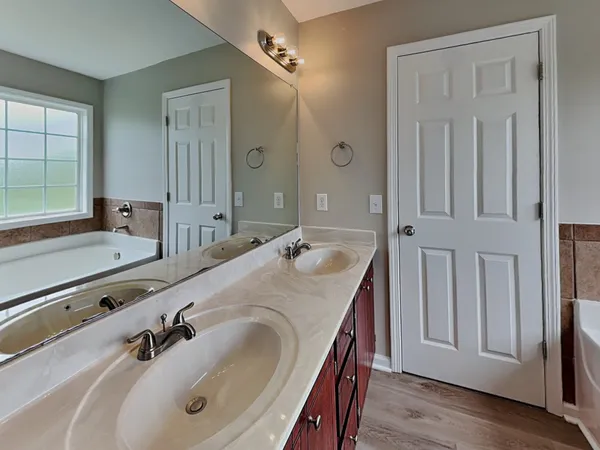 $1,779 | 1616 Broad Circle, Clarksville, TN 37042