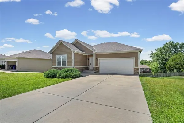 $415,000 | 26165 West 141st Court, Olathe, KS 66061