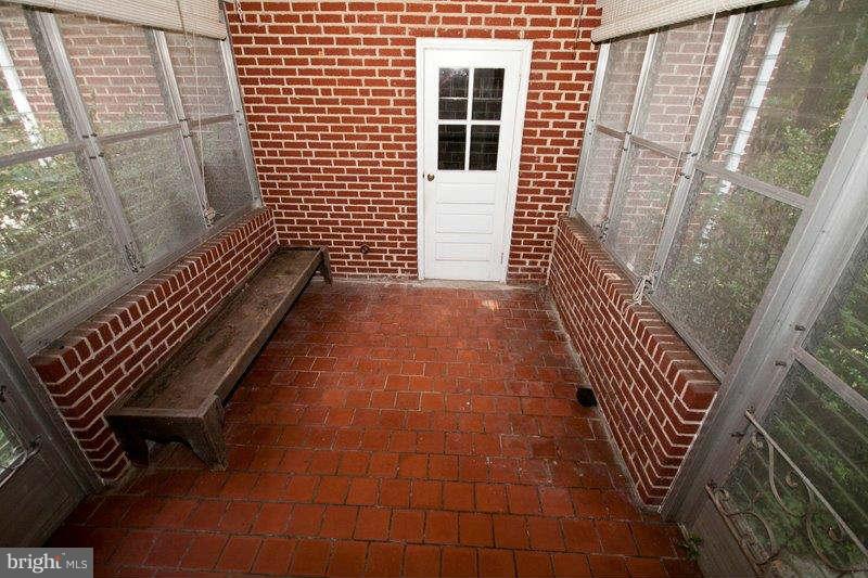 1305 Providence Road Baltimore, MD 21286 - Photo 23 of 30 Breezeway & Jalousie Windows