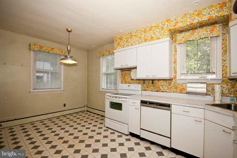 1305 Providence Road Baltimore, MD 21286 - Photo 8 of 30 Kitchen