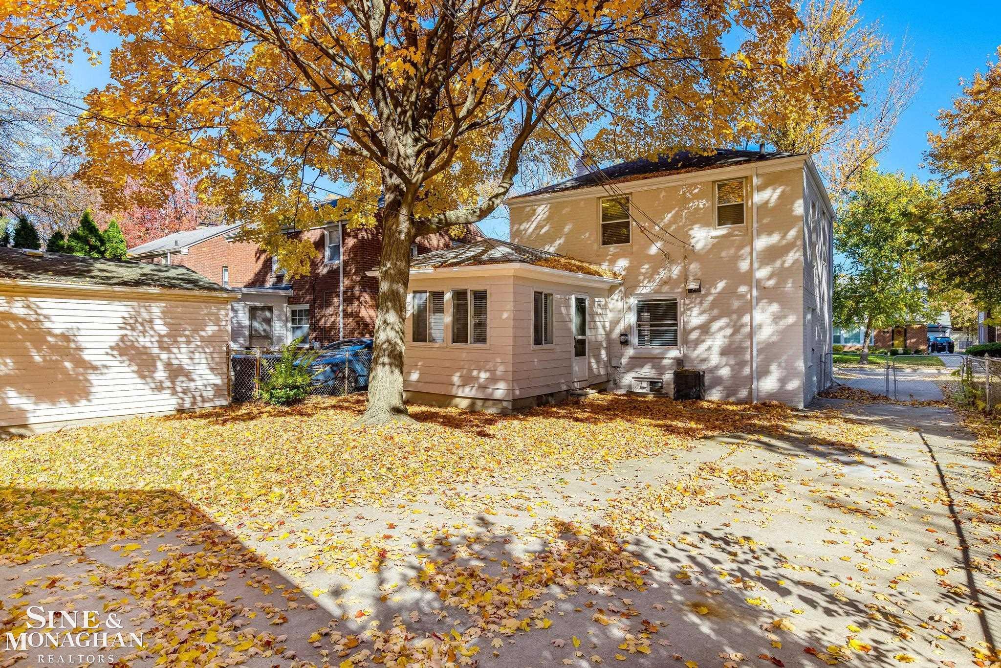 1685 Bournemouth Road Grosse Pointe Woods, MI 48236 - Photo 24 of 32