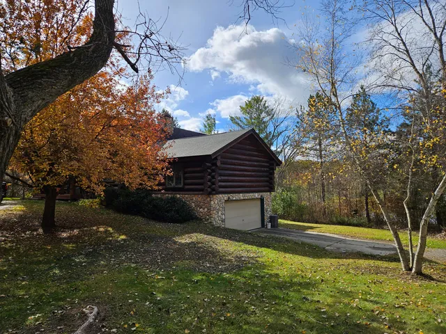 $250,000 | 121 Davis Lake Road, Lapeer, MI 48446