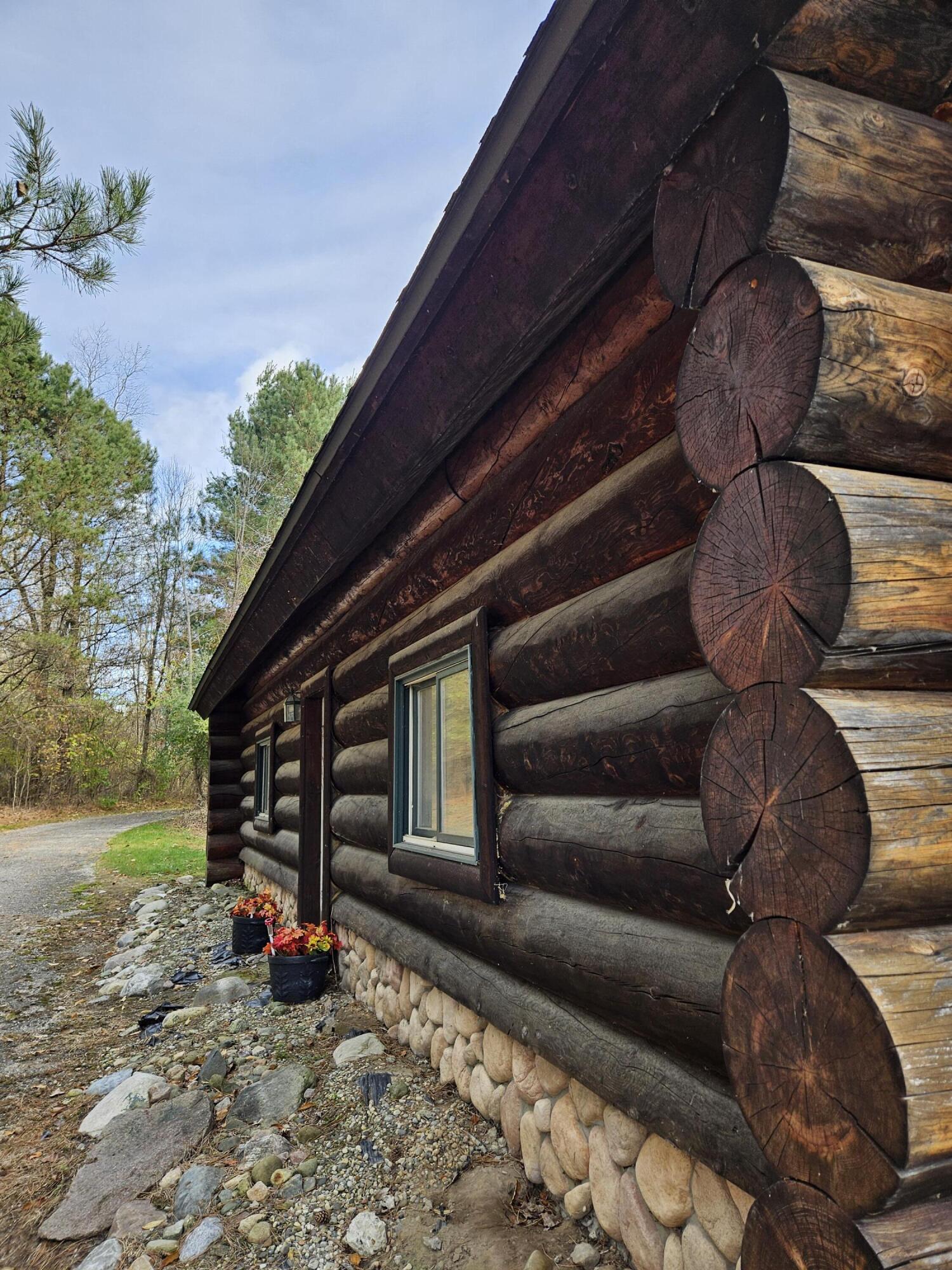 121 Davis Lake Road Lapeer, MI 48446 - Photo 6 of 43 20251031_123009