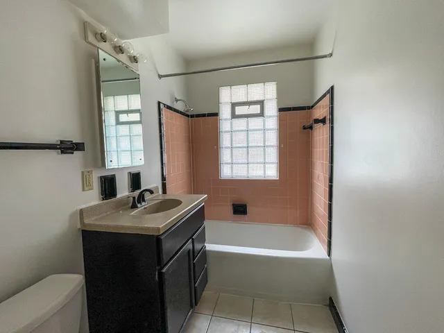 $1,115 | 6920 West Center Street, Unit 1, Milwaukee, WI 53210