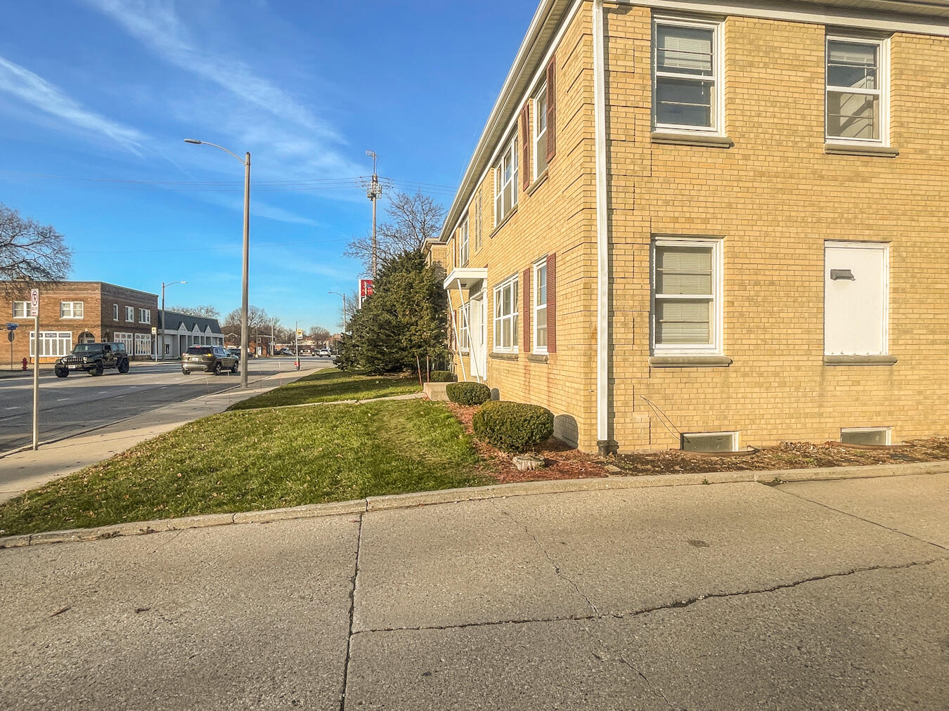 6920 West Center Street, Unit 1 Milwaukee, WI 53210 - Photo 26 of 26 Side View